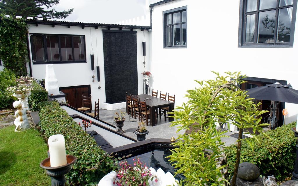 Little White Castle Apartment Keflavík Стая снимка