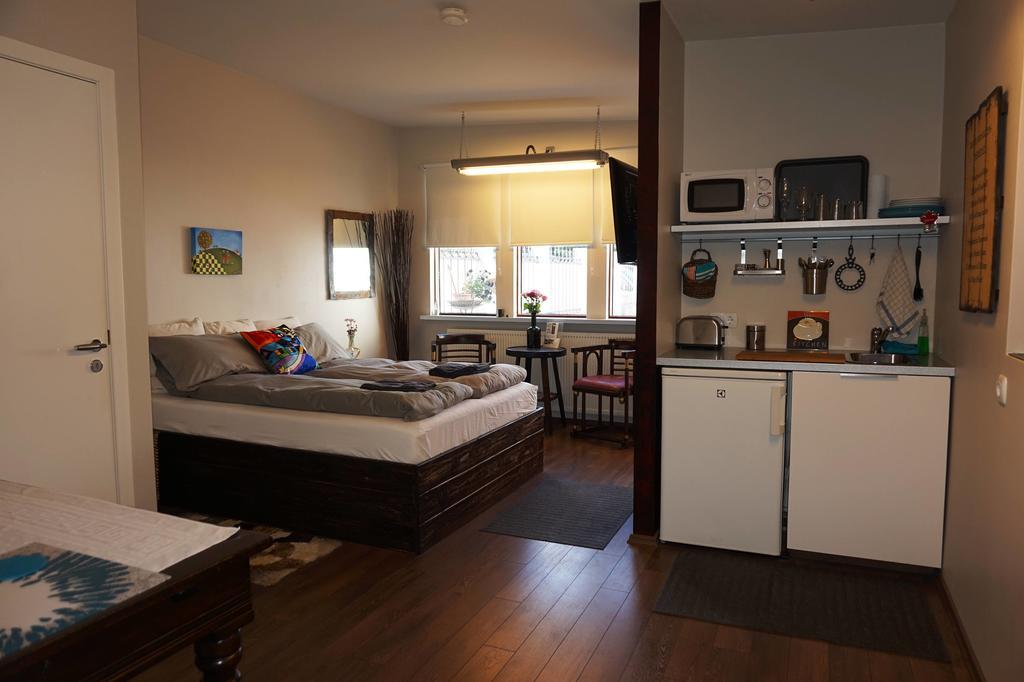 Little White Castle Apartment Keflavík Екстериор снимка