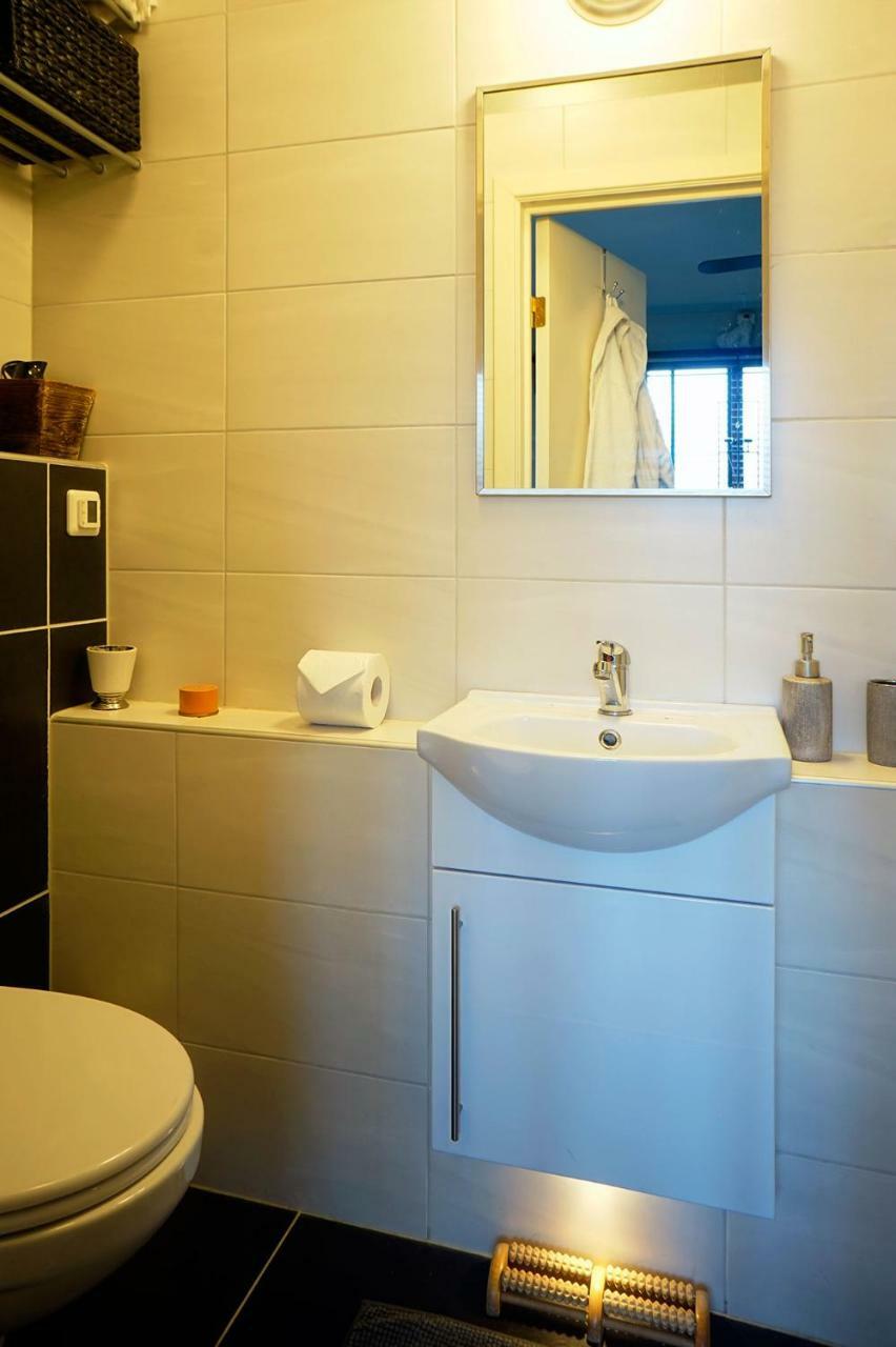 Little White Castle Apartment Keflavík Екстериор снимка