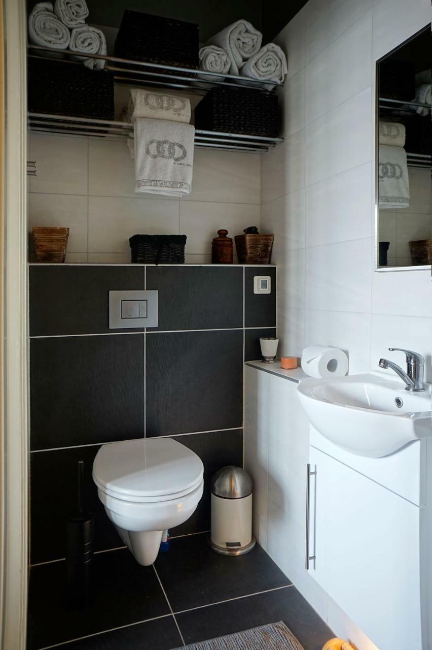 Little White Castle Apartment Keflavík Екстериор снимка