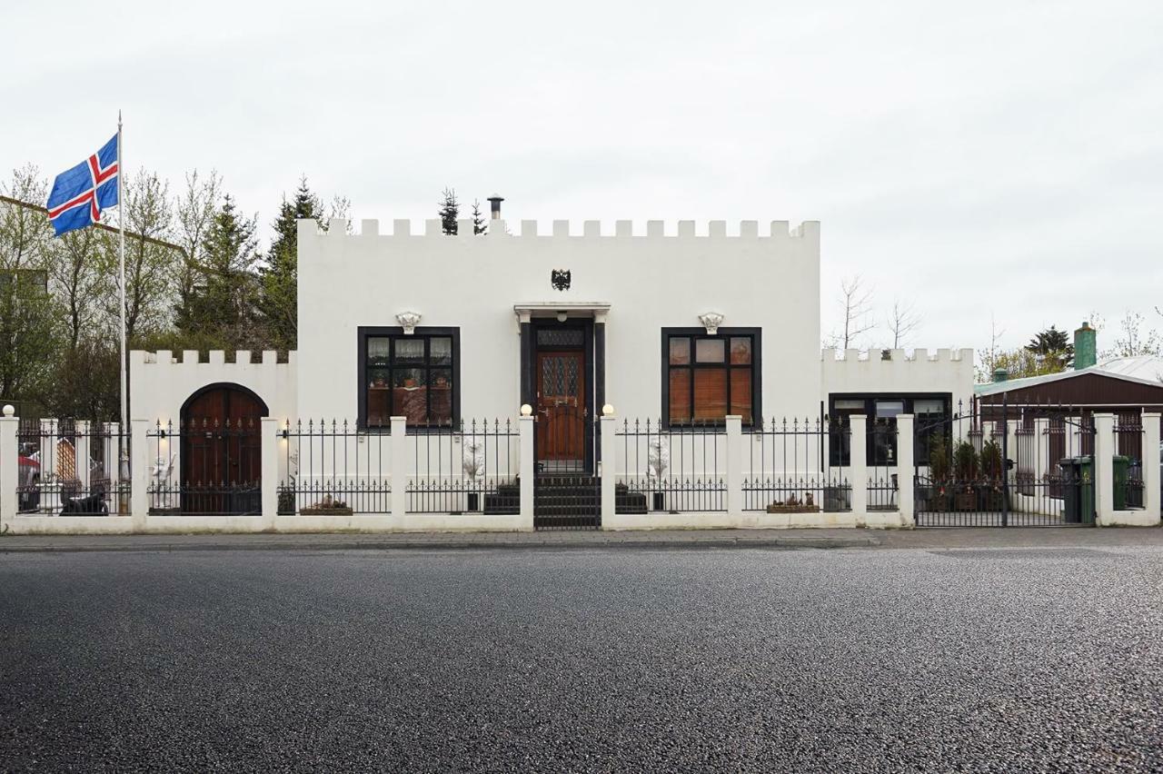Little White Castle Apartment Keflavík Екстериор снимка