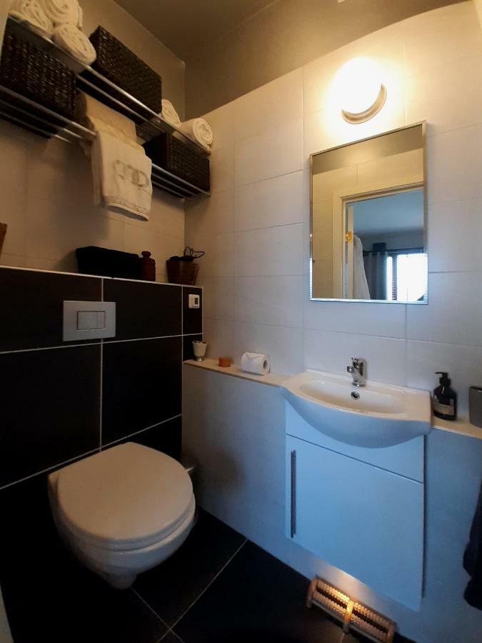 Little White Castle Apartment Keflavík Екстериор снимка